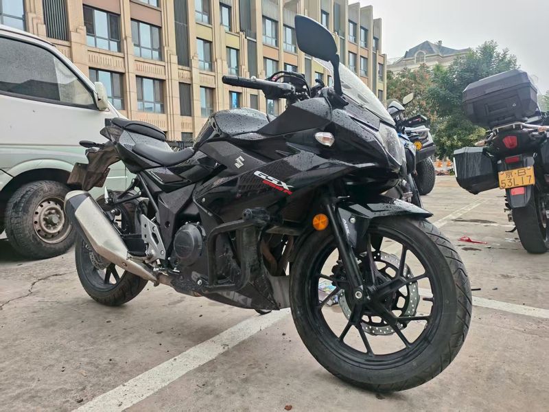 二手豪爵铃木GSX250R