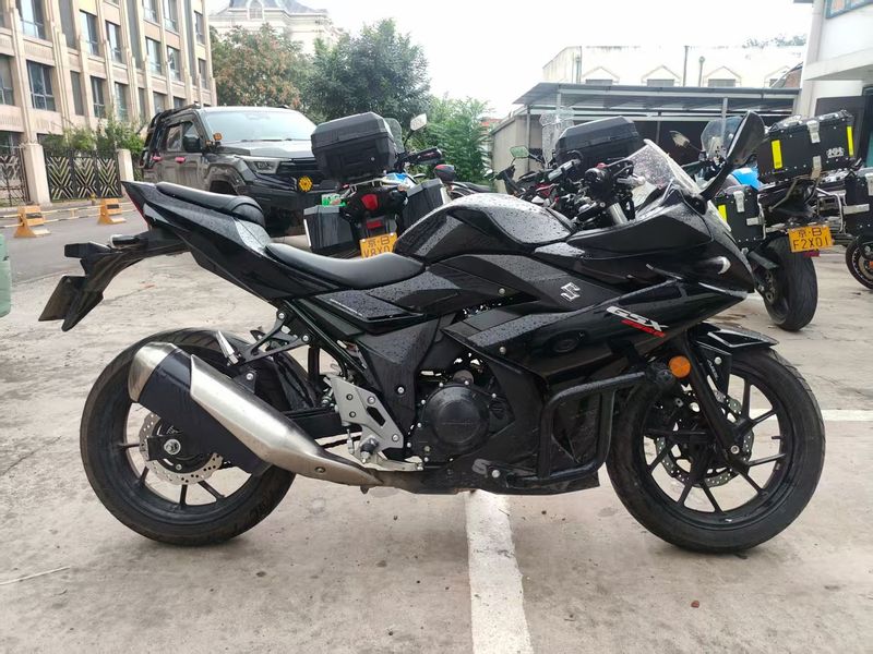 二手豪爵铃木GSX250R