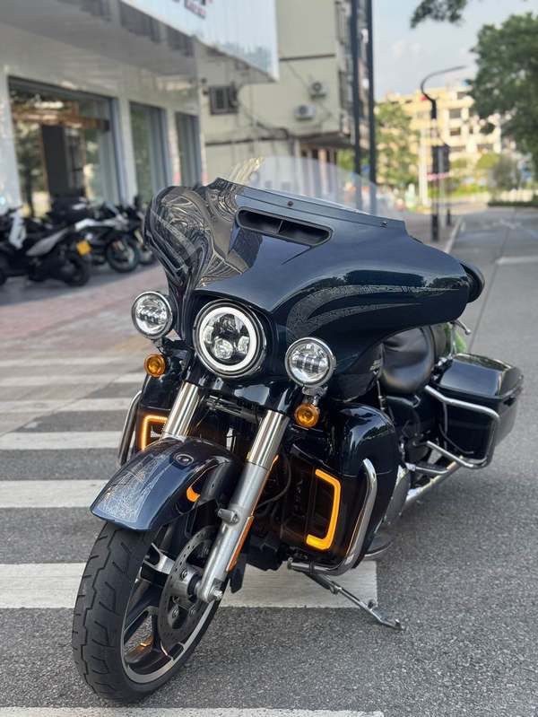 二手哈雷戴维森大道滑翔 Street Glide