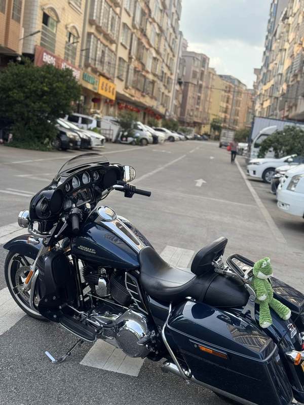 二手哈雷戴维森大道滑翔 Street Glide