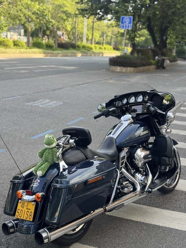 二手哈雷戴维森大道滑翔 Street Glide