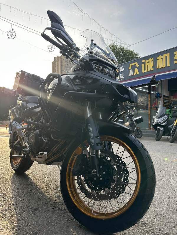 二手贝纳利TRK552