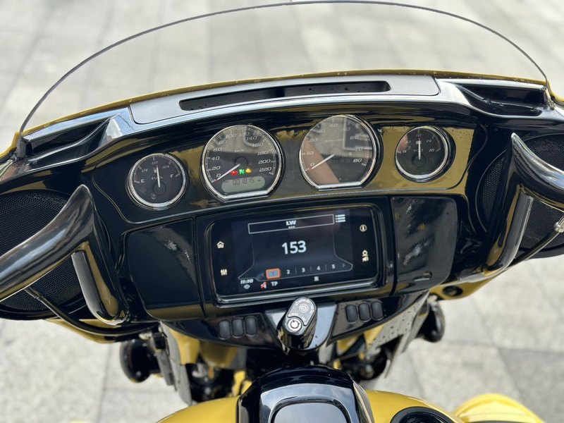 二手哈雷戴维森大道滑翔 Street Glide
