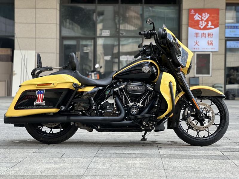 二手哈雷戴维森大道滑翔 Street Glide