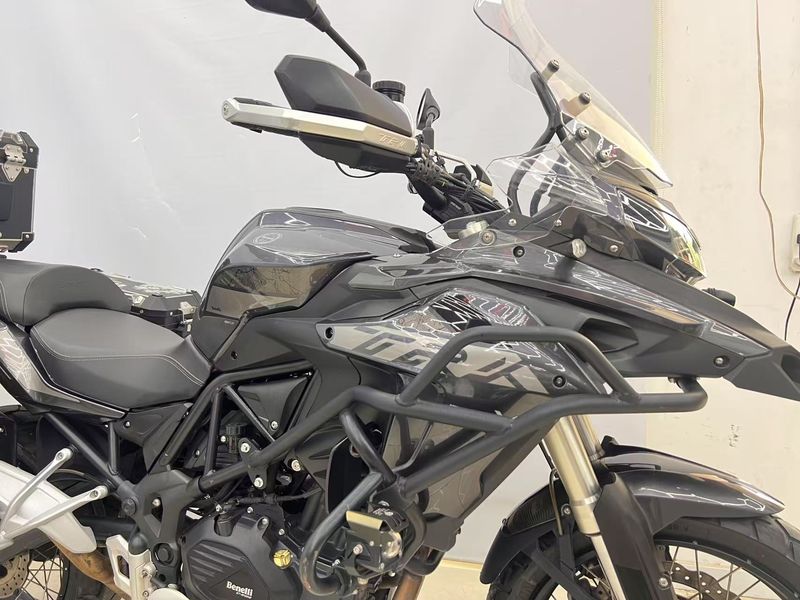 二手贝纳利金鹏 TRK502