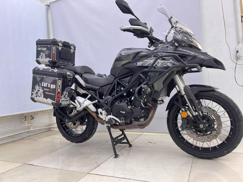 二手贝纳利金鹏 TRK502