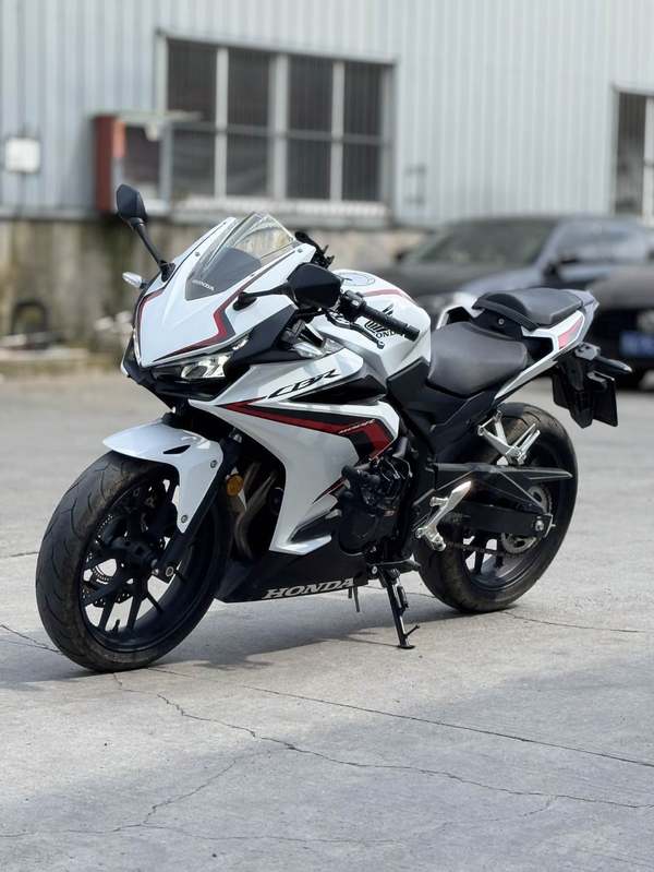 二手本田CBR400R