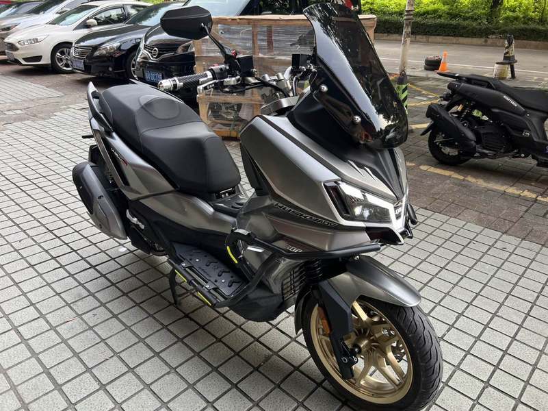 二手三阳哈士奇 Husky ADV300