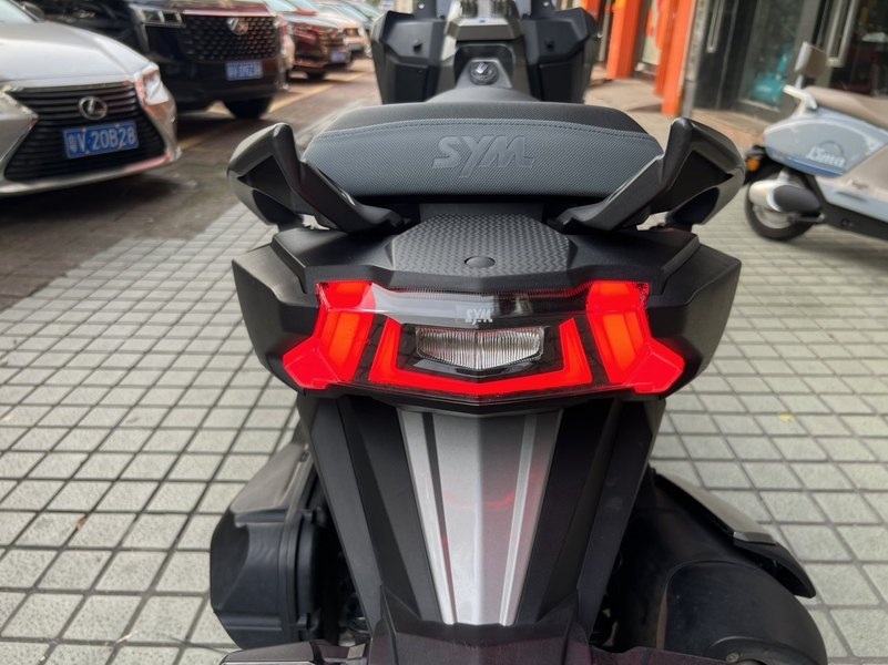 二手三阳哈士奇 Husky ADV300