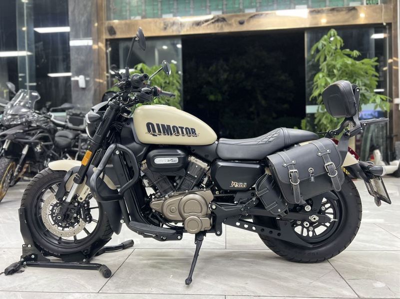 二手QJMOTOR闪300