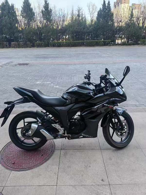 二手济南铃木极客飒 Gixxer 155