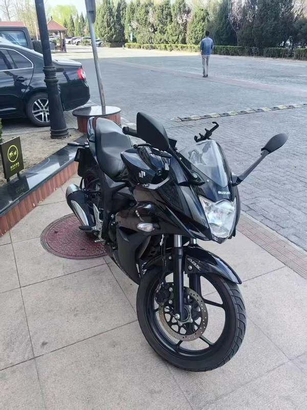 二手济南铃木极客飒 Gixxer 155