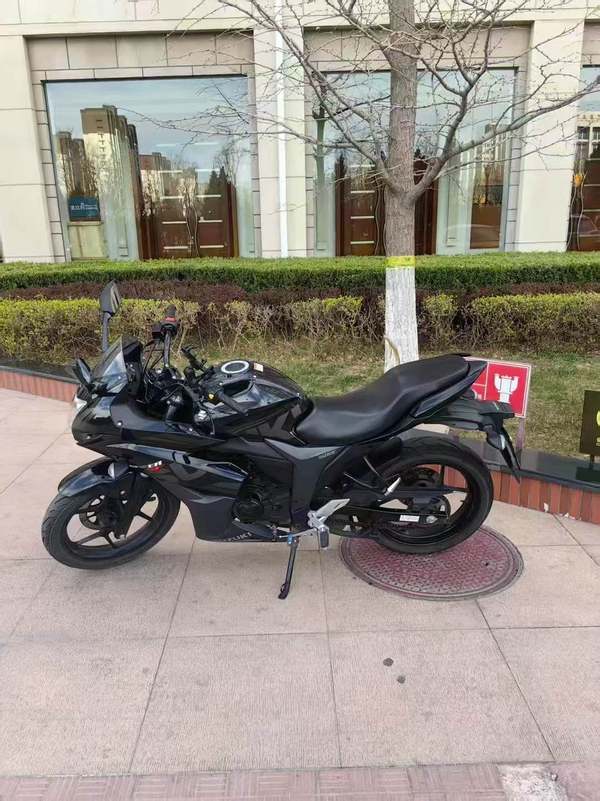 二手济南铃木极客飒 Gixxer 155