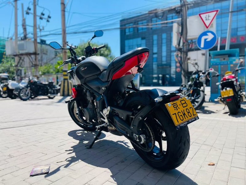 二手凯旋Trident 660