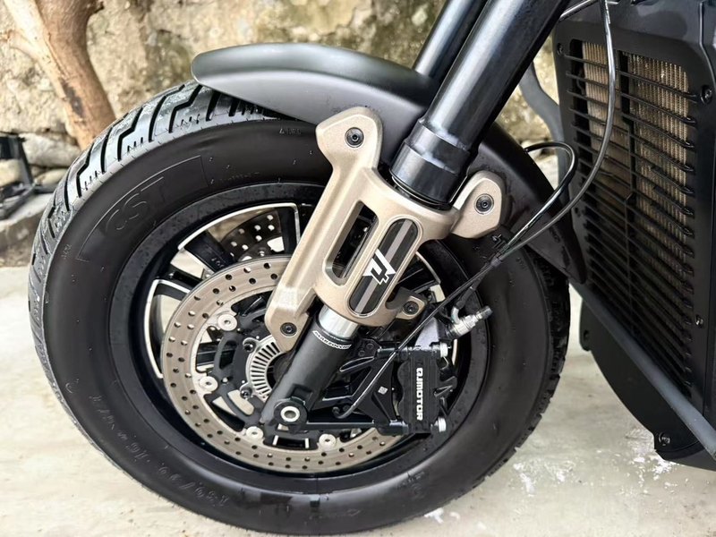 二手QJMOTOR闪600