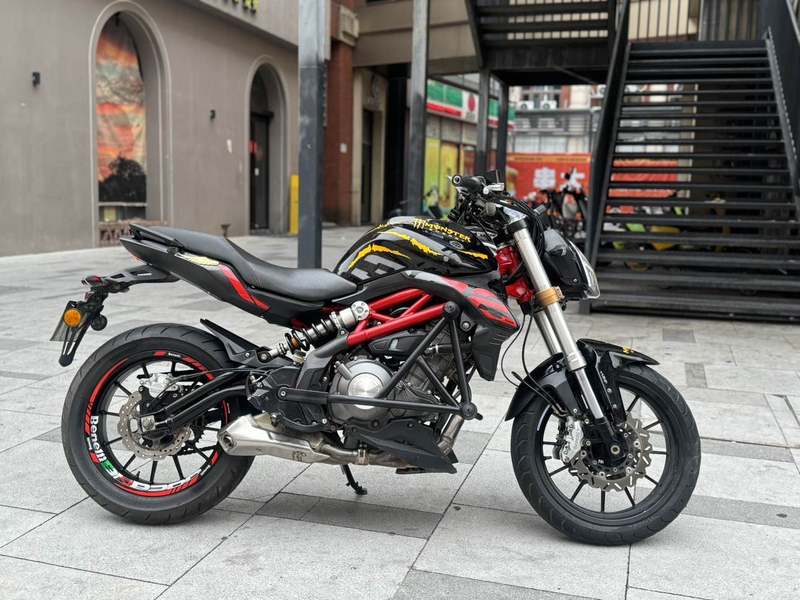 二手贝纳利蓝宝龙 BN302S