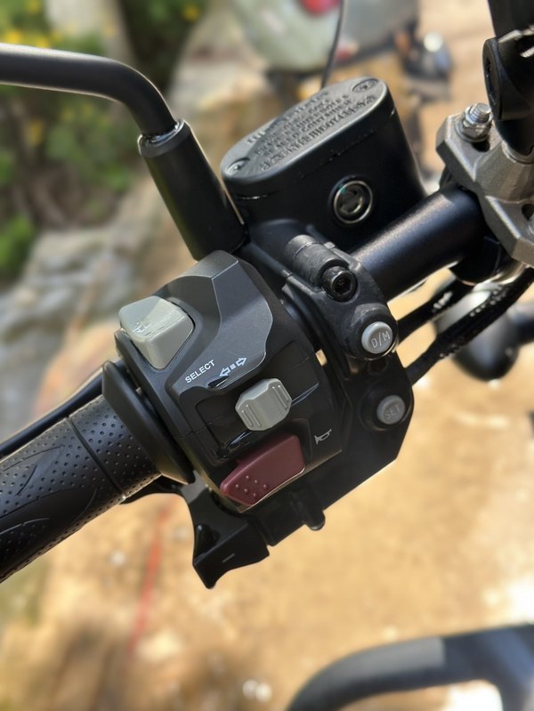 二手QJMOTOR闪300