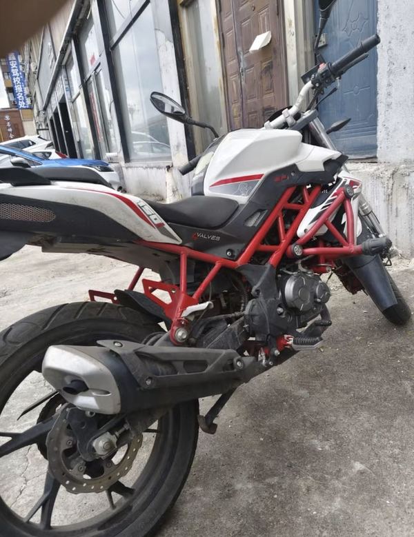 二手贝纳利红宝龙 TNT150i