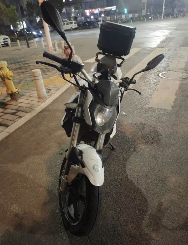 二手贝纳利红宝龙 TNT150i