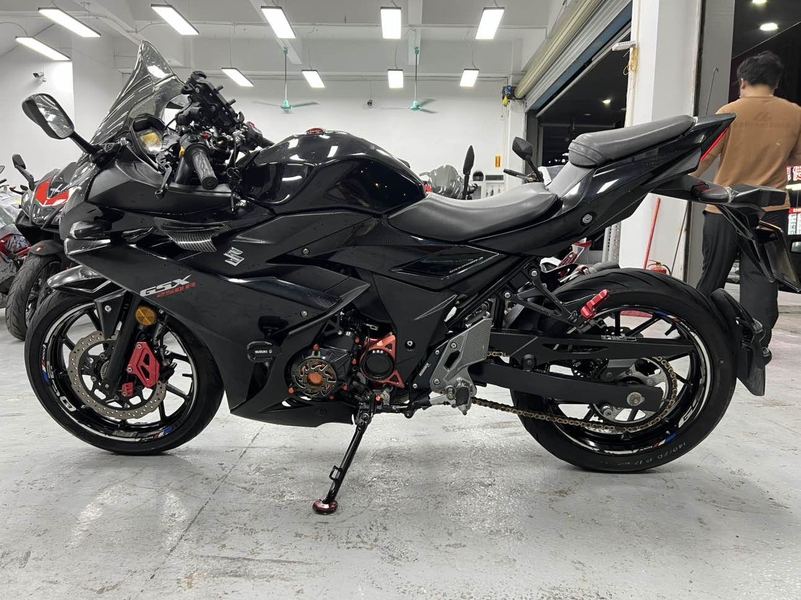 二手豪爵铃木GSX250R