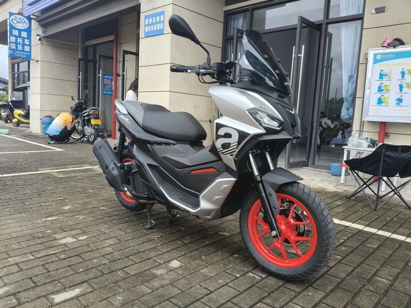 二手阿普利亚SR GT 200