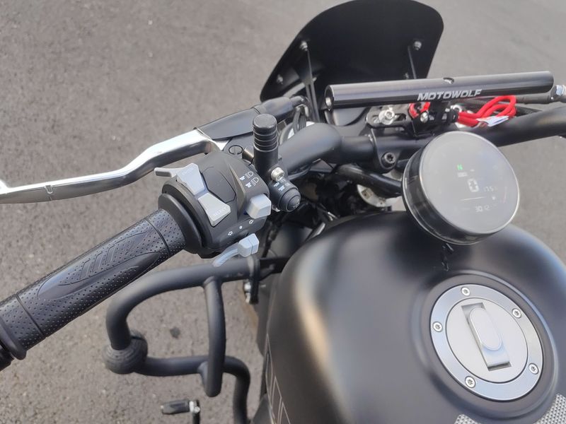 二手QJMOTOR闪300