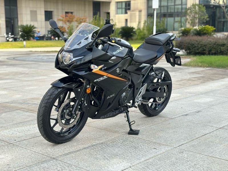 二手豪爵铃木GSX250R