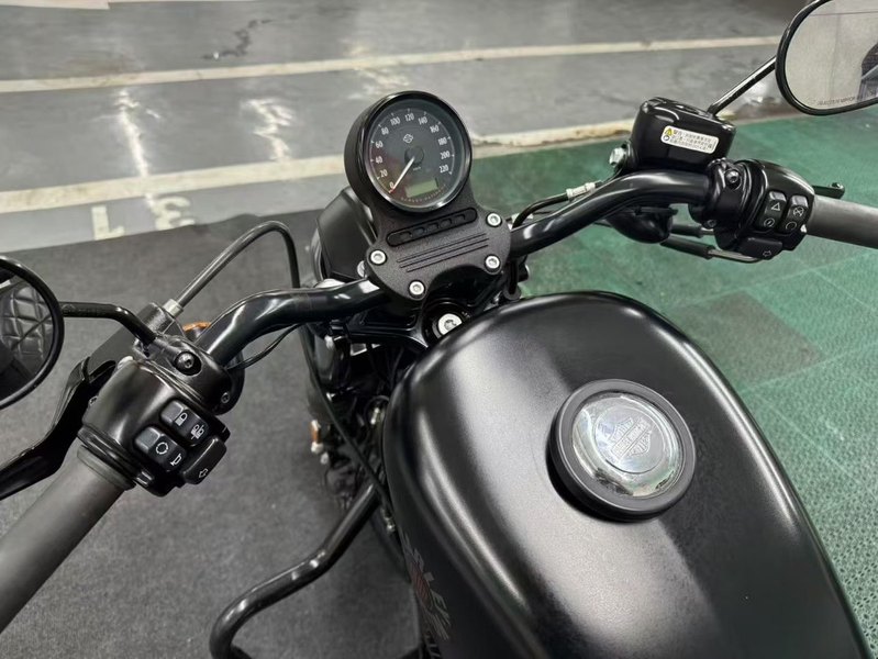 二手哈雷戴维森Iron883 硬汉