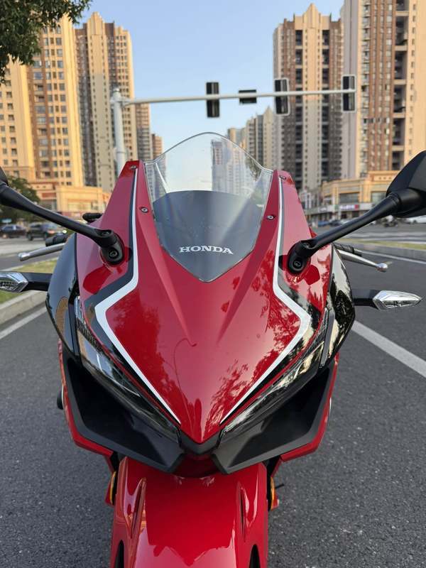 二手本田CBR400R