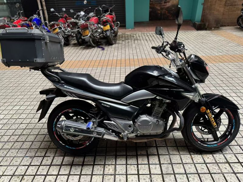 二手豪爵铃木骊驰 GW250