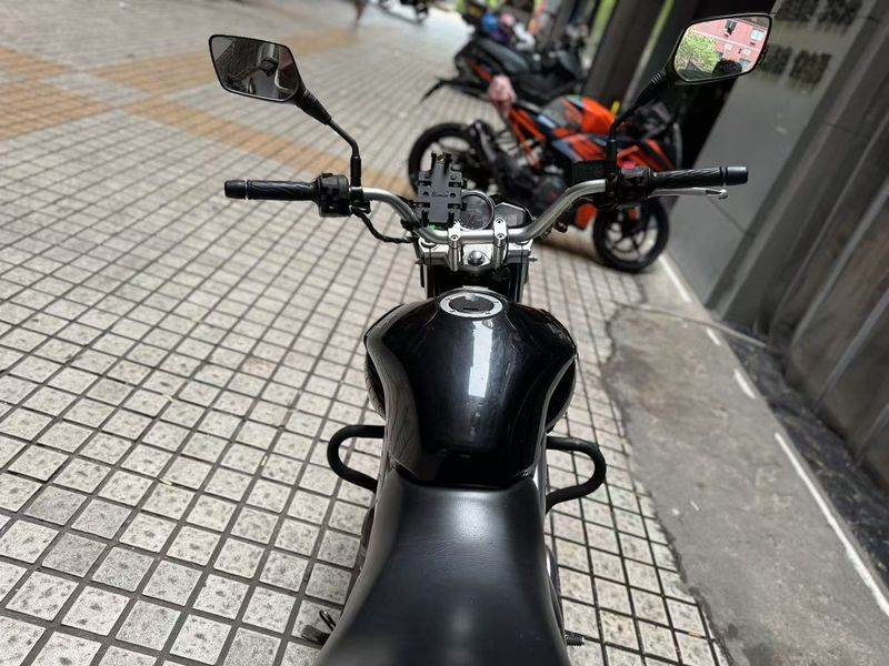 二手豪爵铃木骊驰 GW250