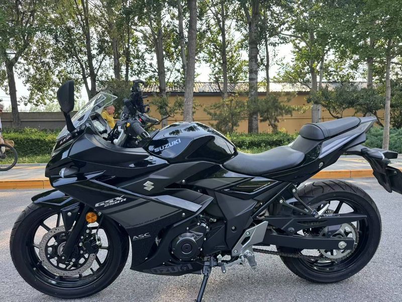 二手豪爵铃木GSX250R