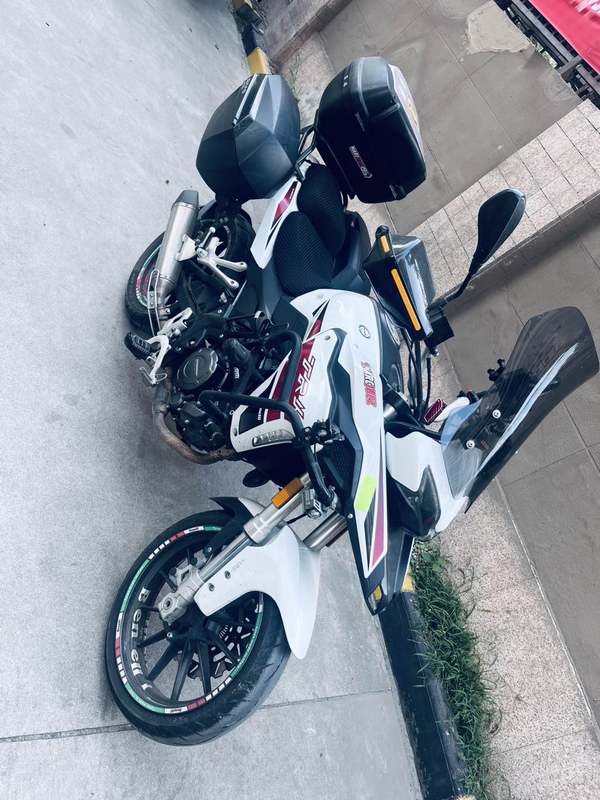 二手贝纳利金鹏 TRK251
