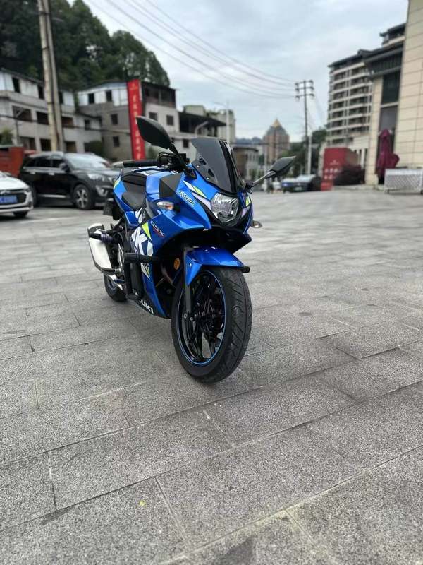 二手豪爵铃木GSX250R