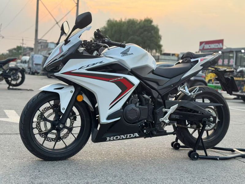 二手本田CBR400R