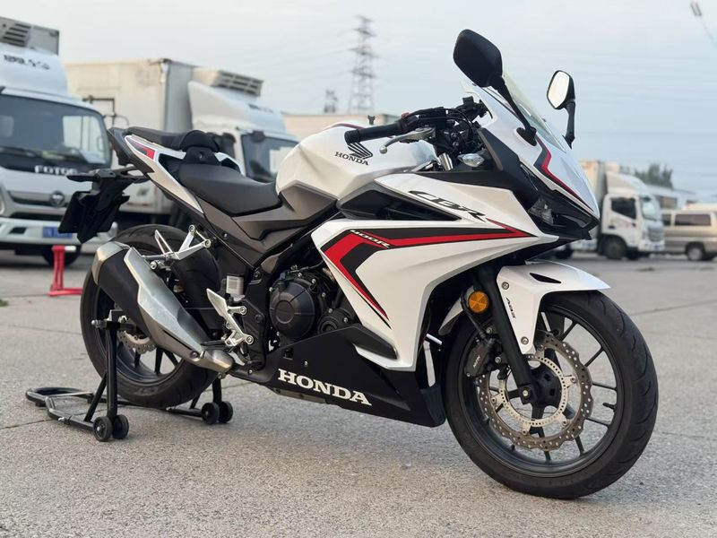 二手本田CBR400R