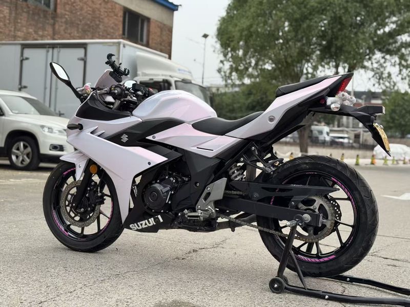 二手豪爵铃木GSX250R