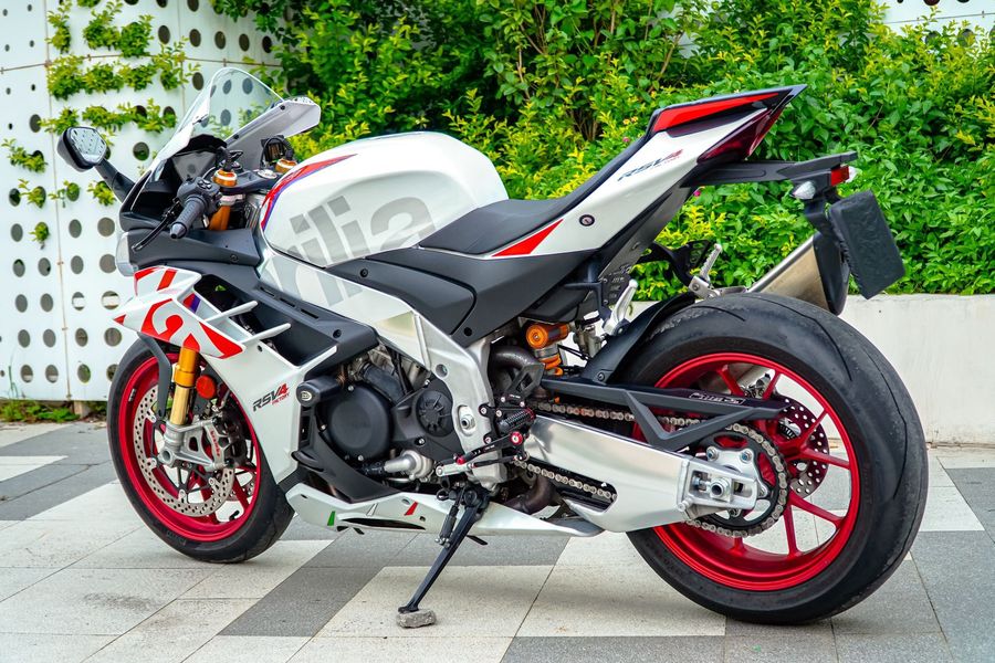 二手阿普利亚RSV4