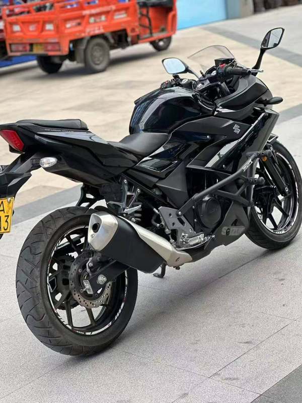 二手豪爵铃木GSX250R