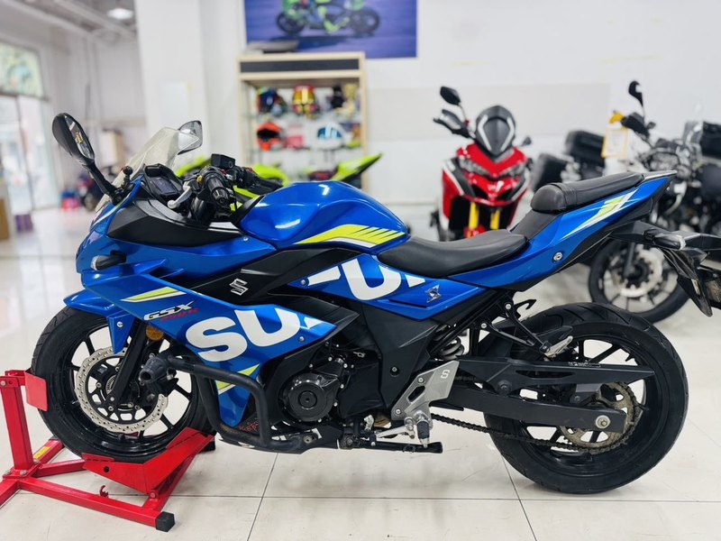 二手豪爵铃木GSX250R