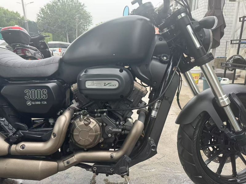 二手QJMOTOR闪300