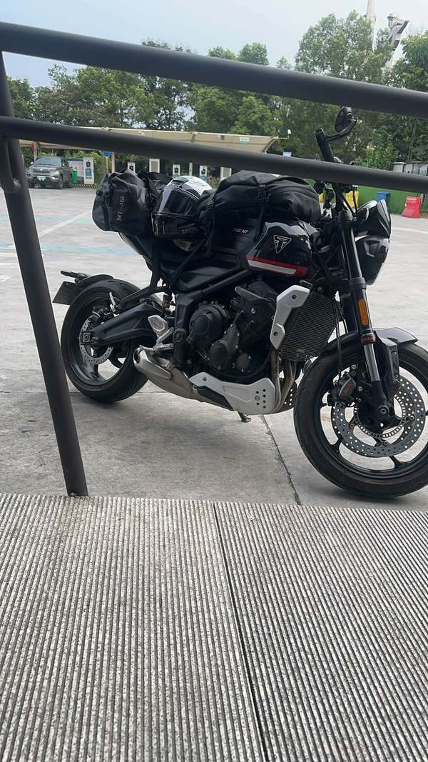 二手凯旋Trident 660