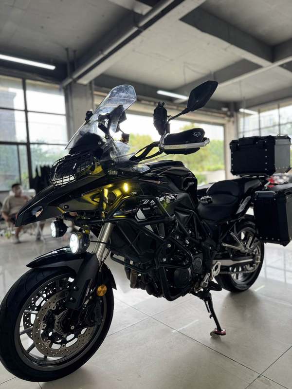 二手贝纳利金鹏 TRK502