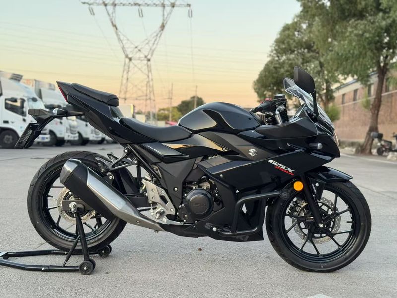 二手豪爵铃木GSX250R