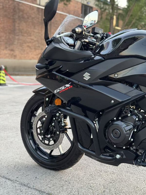 二手豪爵铃木GSX250R