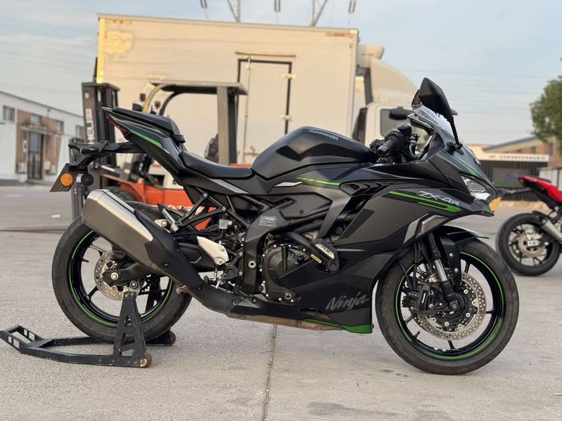 二手川崎ZX-4R
