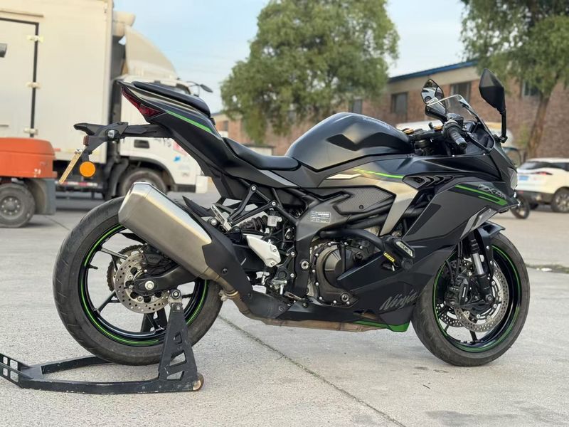 二手川崎ZX-4R