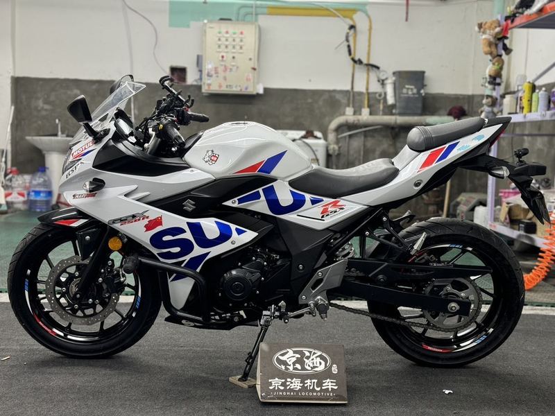 二手豪爵铃木GSX250R