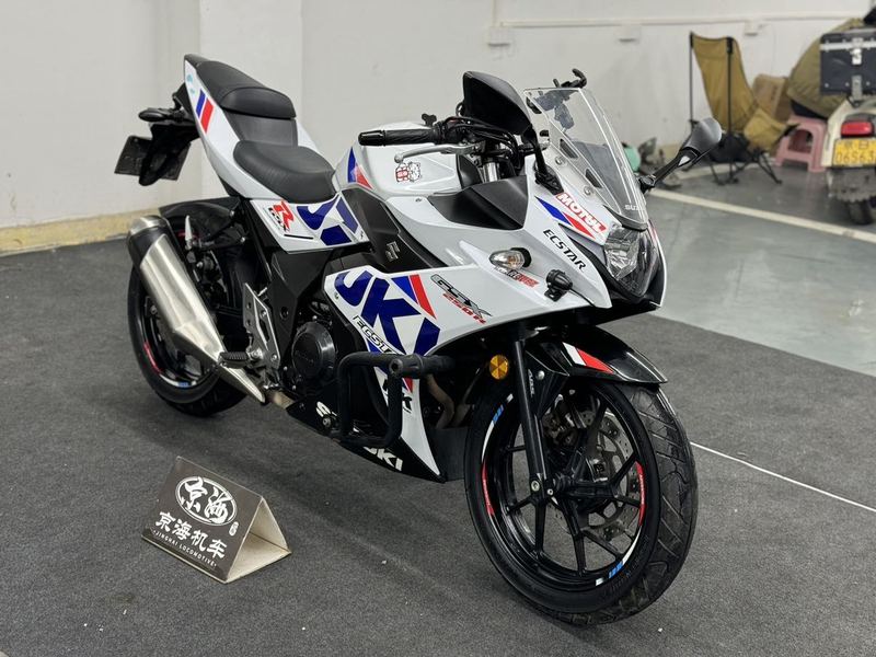 二手豪爵铃木GSX250R