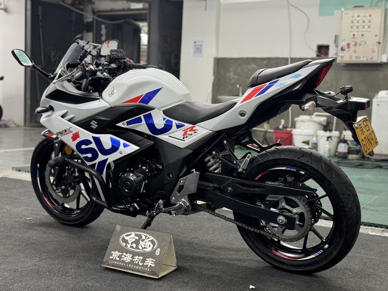 二手豪爵铃木GSX250R